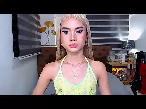 Snapshot of JuicyCockThea chatting on July 19, 2026, 1:15 pm JuicyCockThea online show from July 19, 2026, 1:15 pm