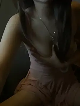 Snapshot of Nixie-Nixie chatting on April 4, 2026, 12:57 pm Nixie-Nixie online show from April 4, 2026, 12:57 pm