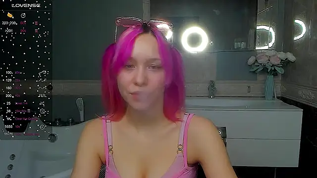 EmilyTrase online show from March 26, 2026, 3:45 am