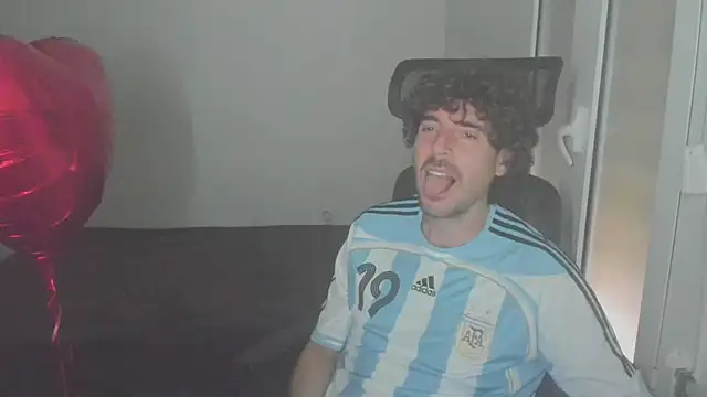 Snapshot of joaquin420_hot chatting on February 14, 2026, 10:45 am joaquin420 hot online show from February 14, 2026, 10:45 am