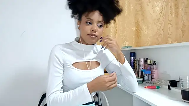 EsterSantopietro online show from February 26, 2026, 10:09 pm