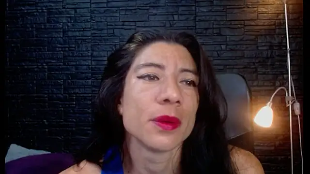 Snapshot of BrendaaCruz chatting on February 12, 2026, 12:11 pm BrendaaCruz online show from February 12, 2026, 12:11 pm