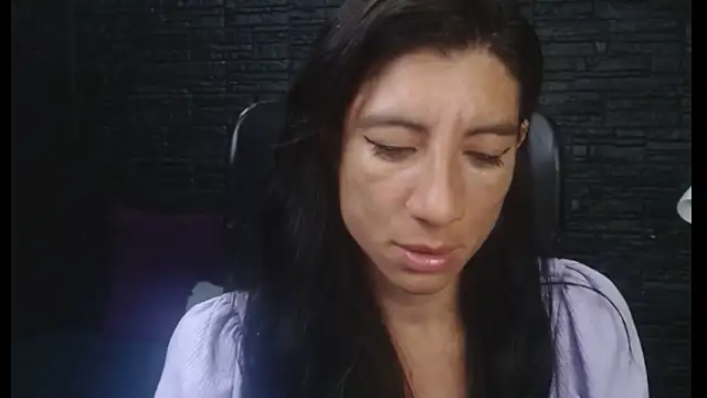 Snapshot of BrendaaCruz chatting on February 13, 2026, 12:12 pm BrendaaCruz online show from February 13, 2026, 12:12 pm