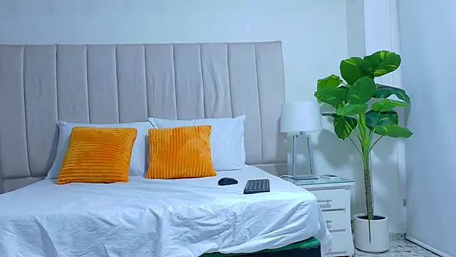 Brisa Silva online show from February 21, 2026, 11:22 am