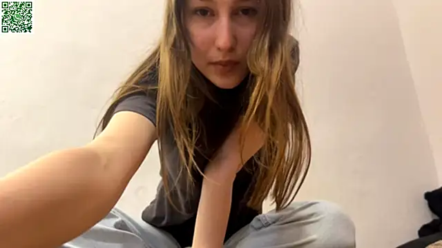 VickieKush online show from April 4, 2026, 4:22 am