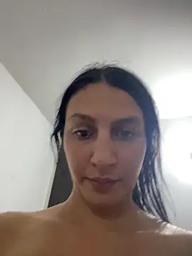 leolule online show from February 9, 2026, 7:29 pm