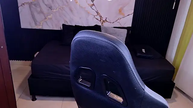 Snapshot of Sophie19__ chatting on February 19, 2026, 11:50 am Sophie19 online show from February 19, 2026, 11:50 am