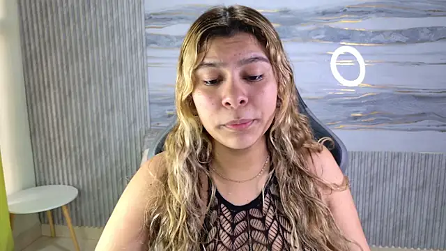 Sophie19   online show from May 22, 2026, 12:00 pm