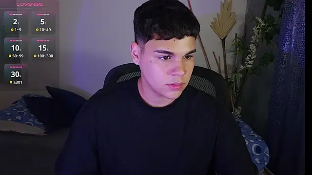 eithan jonnes online show from April 13, 2026, 8:58 pm