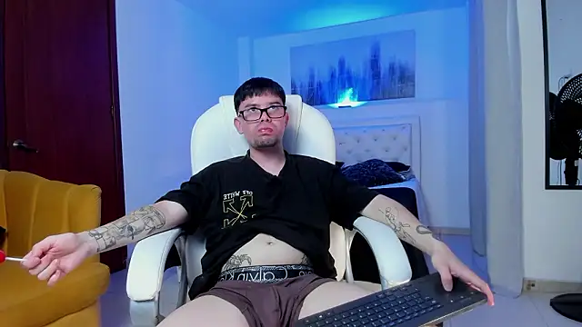 KaiStein online show from February 11, 2026, 7:19 pm