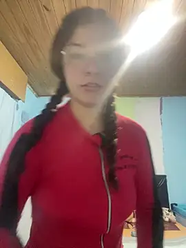 Luna33- online show from May 7, 2026, 9:42 pm