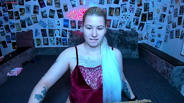 x Ulya1cutex online show from April 11, 2026, 5:06 pm