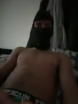 Snapshot of reubeu2pnm chatting on February 10, 2026, 8:51 am reubeu2pnm online show from February 10, 2026, 8:51 am