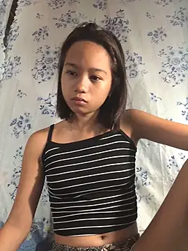 Snapshot of Asianpinay_Skinny1818 chatting on June 1, 2026, 10:00 pm Asianpinay Skinny1818 online show from June 1, 2026, 10:00 pm
