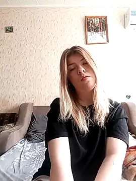 EvaTallor online show from March 3, 2026, 6:41 am