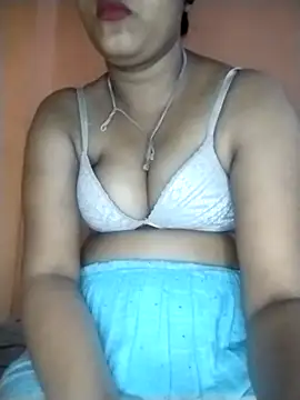 Nency Love143 online show from May 12, 2026, 6:38 pm