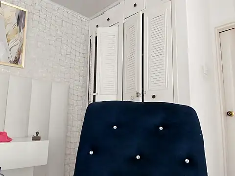 AngellHott  online show from March 6, 2026, 10:39 pm