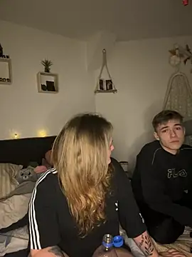 Maryjane-Spidermann online show from February 16, 2026, 7:43 pm