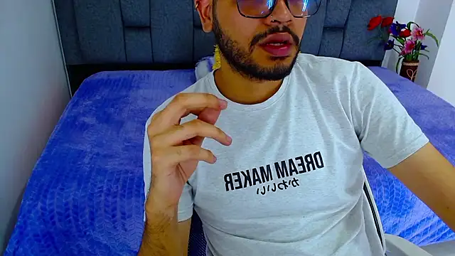 Snapshot of J_black_ chatting on February 18, 2026, 9:11 pm J black online show from February 18, 2026, 9:11 pm