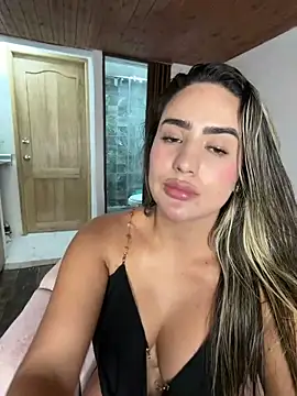 Snapshot of Miilana_ chatting on May 16, 2026, 12:07 am Miilana online show from May 16, 2026, 12:07 am