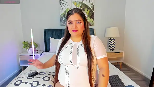 Snapshot of AgathaBloom_ chatting on February 28, 2026, 1:01 pm AgathaBloom online show from February 28, 2026, 1:01 pm