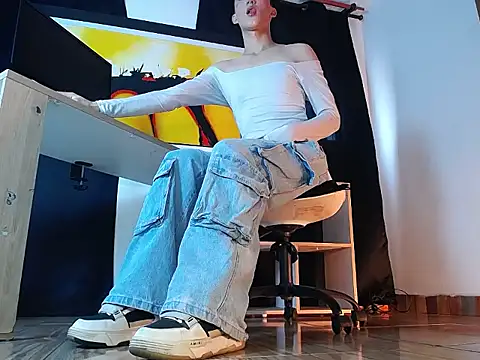 jullian ricci online show from February 13, 2026, 7:43 pm