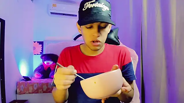 Top and bottom online show from April 14, 2026, 8:48 pm