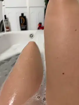 Snapshot of Ninimaus chatting on March 1, 2026, 5:48 pm Ninimaus online show from March 1, 2026, 5:48 pm