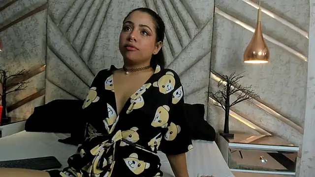 CloheBell online show from March 4, 2026, 12:44 pm