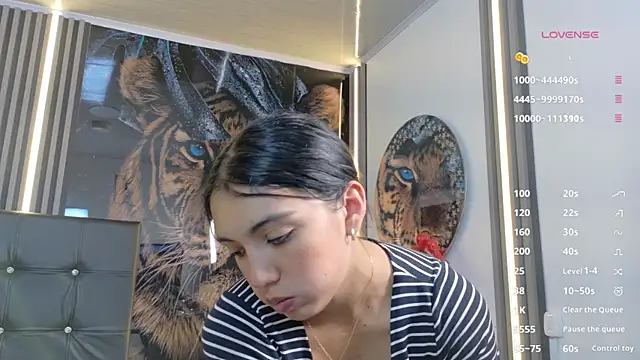  ArianaToroo online show from April 7, 2026, 1:22 pm