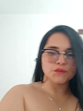 Snapshot of Vickyloney_ chatting on February 11, 2026, 4:23 pm Vickyloney online show from February 11, 2026, 4:23 pm
