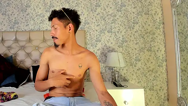 NoaahTylor online show from March 31, 2026, 8:09 pm