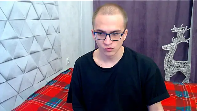 Snapshot of Pure_Aura chatting on March 3, 2026, 6:47 pm Pure Aura online show from March 3, 2026, 6:47 pm