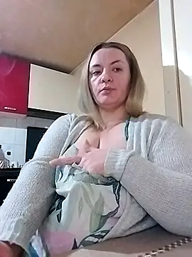 HotStepmommy4 online show from February 12, 2026, 10:05 pm