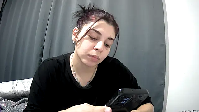 Snapshot of violetazein7 chatting on May 16, 2026, 12:07 am violetazein7 online show from May 16, 2026, 12:07 am