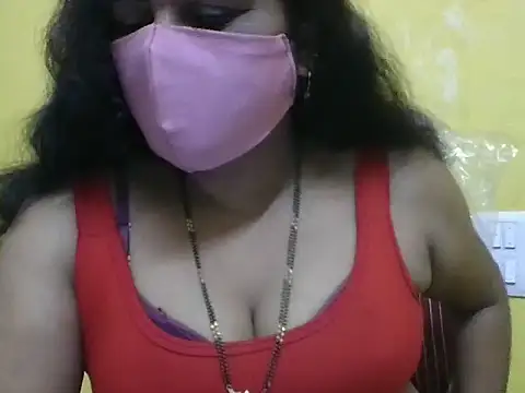 anu-reddyy online show from May 13, 2026, 5:05 am