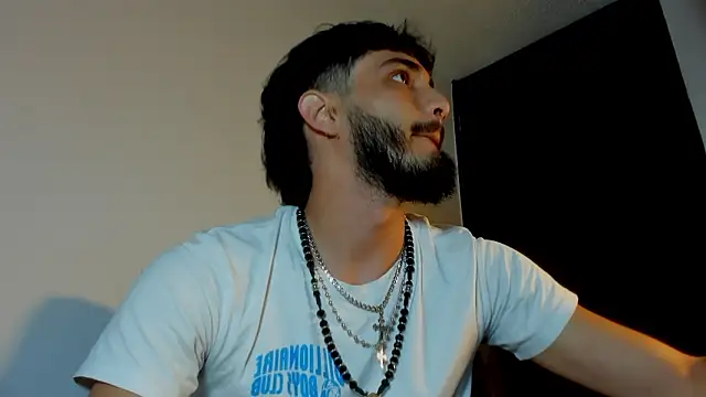 LovexJuxn8 online show from February 25, 2026, 8:29 pm