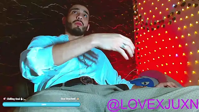 LovexJuxn8 online show from May 26, 2026, 3:02 am