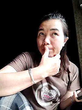 lovely-742 online show from April 11, 2026, 3:44 am