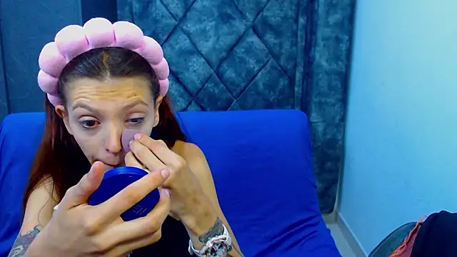 Snapshot of barby_jones25 chatting on February 14, 2026, 11:29 am barby jones25 online show from February 14, 2026, 11:29 am