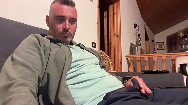 marcovik1 online show from April 9, 2026, 6:35 pm