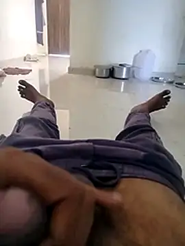 soni8850 online show from April 15, 2026, 2:51 am