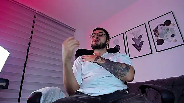 Snapshot of ethan_grace chatting on February 17, 2026, 12:12 pm ethan grace online show from February 17, 2026, 12:12 pm