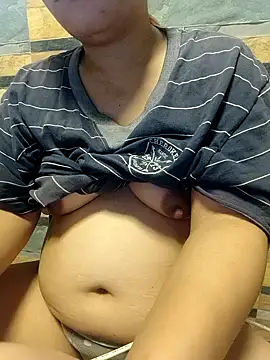 squirtshantal online show from December 16, 2025, 6:57 pm