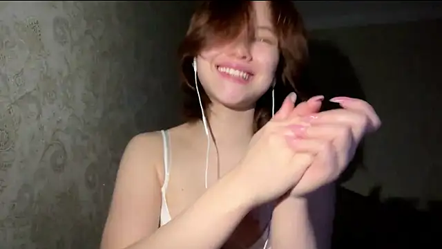 Snapshot of TrueViva chatting on May 11, 2026, 4:04 pm TrueViva online show from May 11, 2026, 4:04 pm
