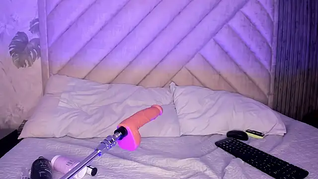 Snapshot of SarahRizof chatting on March 15, 2026, 5:02 am SarahRizof online show from March 15, 2026, 5:02 am