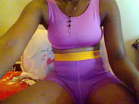 Snapshot of Lunateddy chatting on February 21, 2026, 7:48 pm Lunateddy online show from February 21, 2026, 7:48 pm