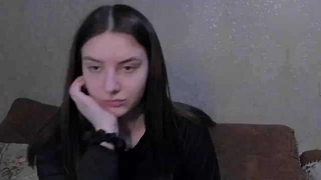 Snapshot of love_lina_muuur chatting on March 2, 2026, 6:15 pm love lina muuur online show from March 2, 2026, 6:15 pm