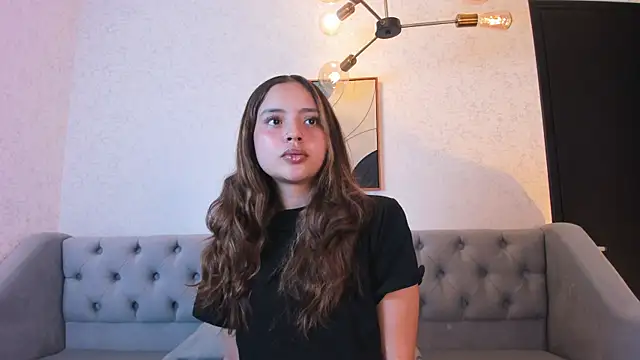 MAGIC EMMA  online show from May 27, 2026, 2:52 am