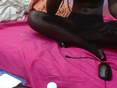 Snapshot of samkelo2013 chatting on February 17, 2026, 11:07 am samkelo2013 online show from February 17, 2026, 11:07 am